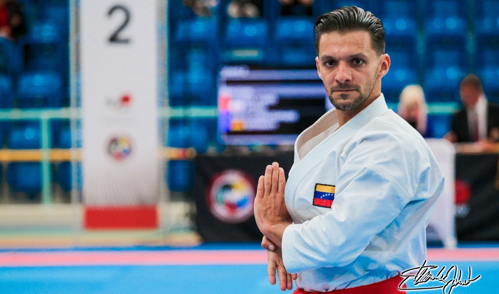 Karateca Antonio Díaz viaja a Cochabamba por la dorada