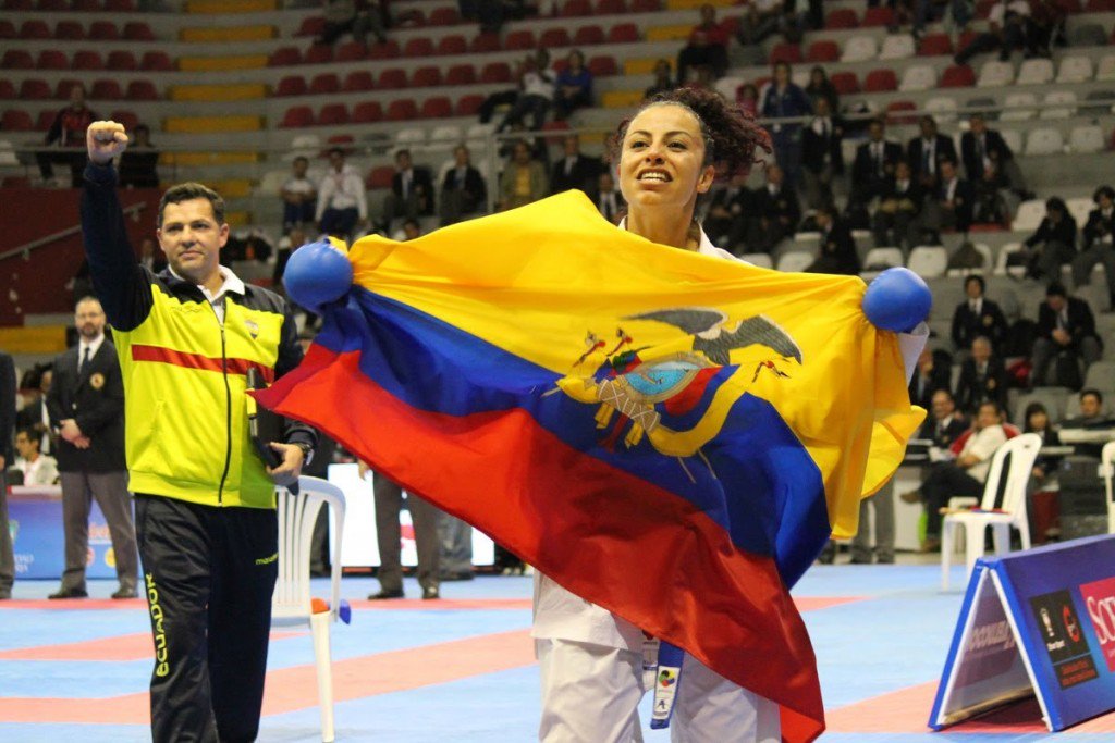 Jacqueline Factos gana la medalla de oro en Karate