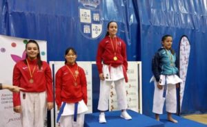 La cadete herrereña Elena Sanz gana el campeonato Aidis de karate de Illescas