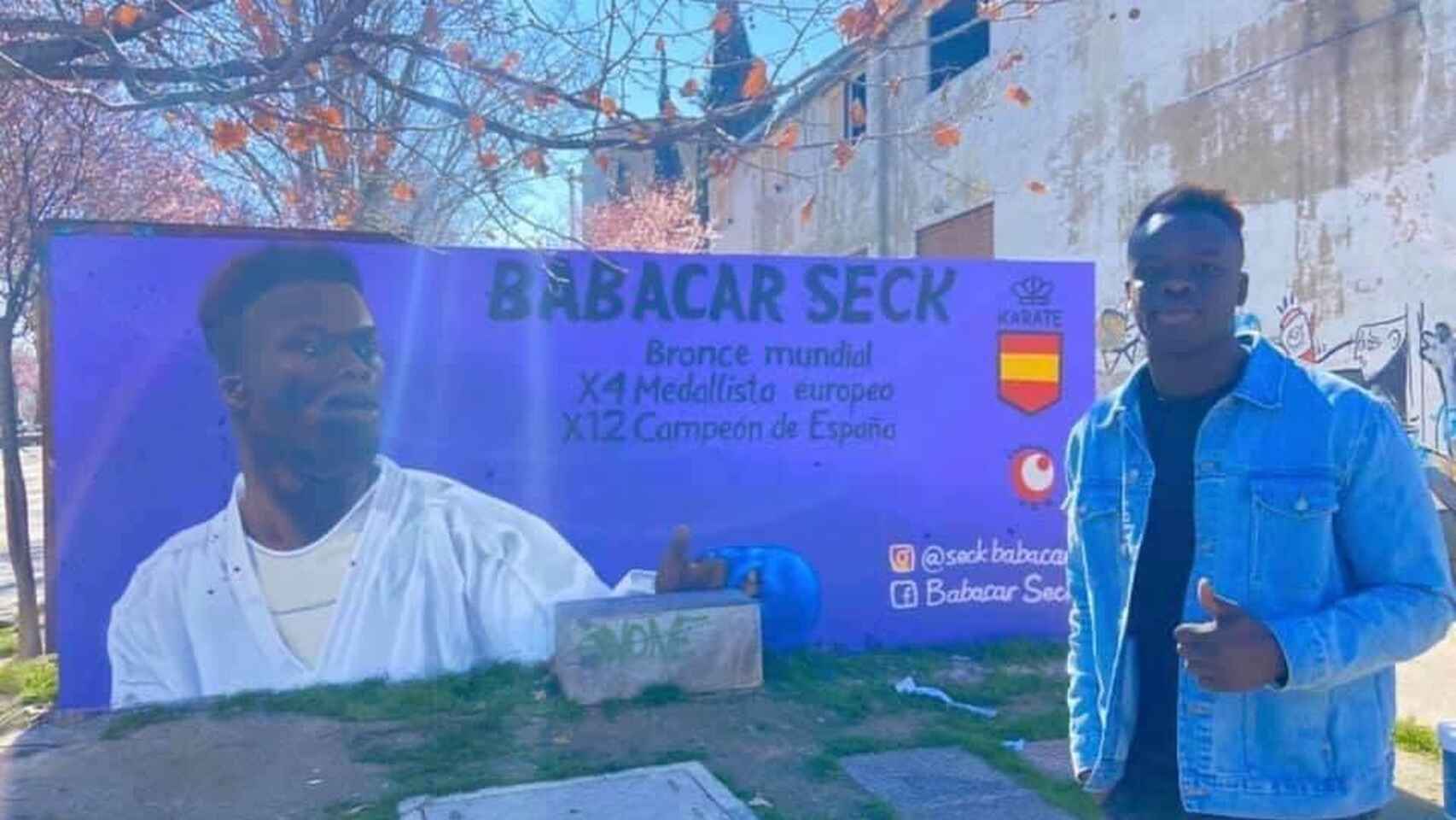 Ataque racista al karateca español Babacar Seck: aparecen esvásticas en su mural de homenaje