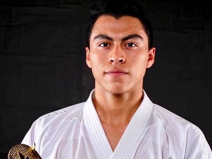 El karateka salvadoreño enfrentó a campeones mundiales en el campeonato de Madrid Cadete Junior sub -21