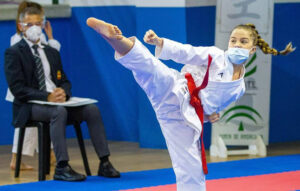 El karate utrerano consigue ocho medallas en el circuito andaluz
