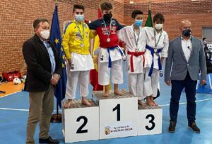 El Shotokan Don Benito y el Club Kárate La Serena participan con nota en el Campeonato de Extremadura