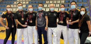 El Karate Club San Vicente logra 6 medallas en el autonómico de veteranos