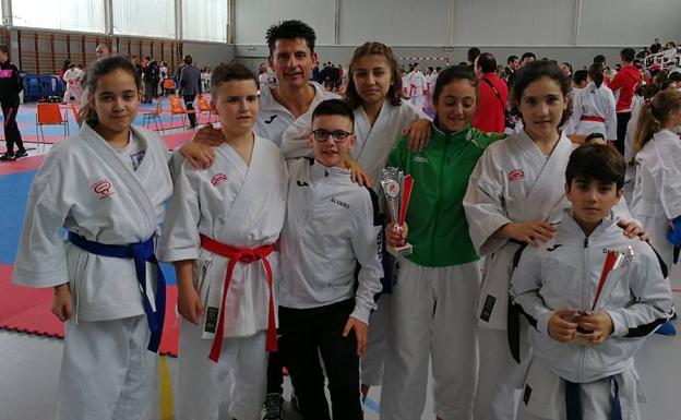Dos bercianos se suben al podio del Campeonato de Castilla y León de Karate