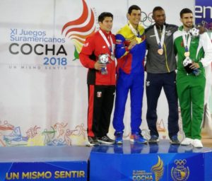 El atleta boliviano Mohamed Jusuf consiguió una medalla de bronce en karate