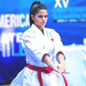 Zuliana Valerya Hernández se colgó plata en karate de los Suramericanos