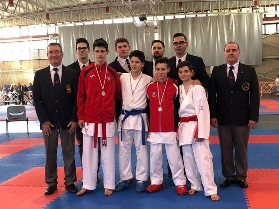 Dos oros, tres platas y cuatro bronces para los karatekas del Okinawa en el Torneo de Karate en Edad Escolar