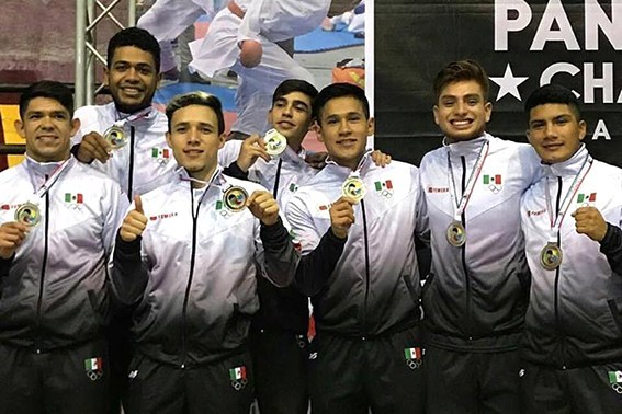 Medalla de Plata para Jesús Moreno y equipo mexicano de karate