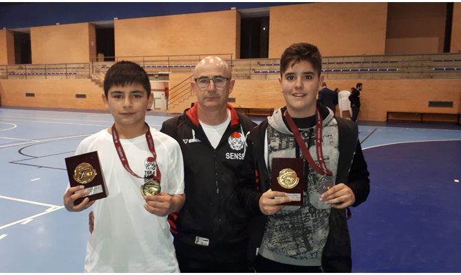 Los jóvenes Joan Marc Vidal y Marc Cepero (Club Tora Kai) competirán con la selección valenciana en el nacional de karate
