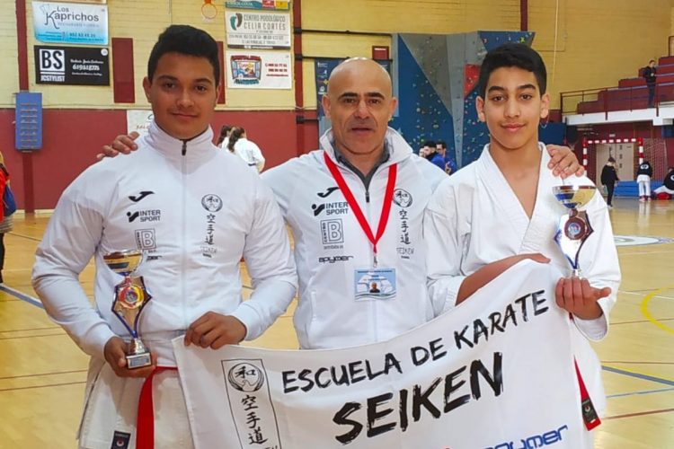 Dos karatecas de la Escuela Seiken logran medallas de bronce en la fase de la Liga Provincial disputada en Torrox