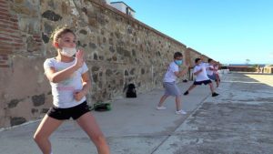 El Club Sepai realiza un entrenamiento al aire libre en las Murallas Reales
