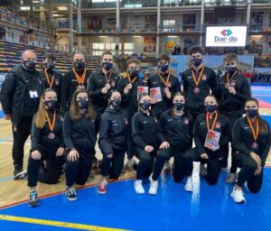 El CD Kazokusport y sus 8 medallas lideran al kárate valenciano en el Campeonato de España de Clubes