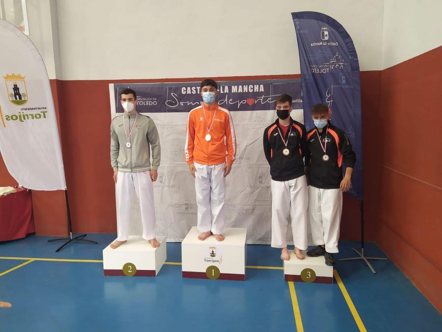 El Tony Sport de Tomelloso se trae ocho medallas del Regional Escolar y Sub-21 de Karate