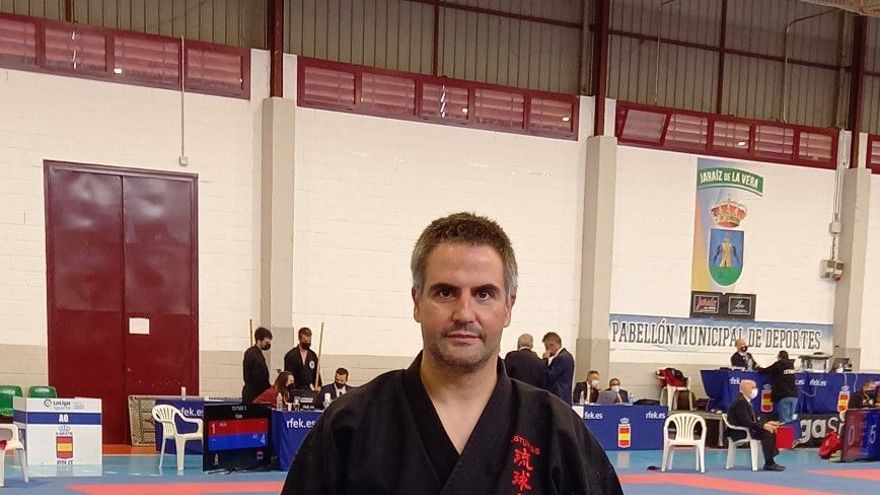 Andrés López, del Club Tode de Arriondas, doble medallista en el Nacional de Karate