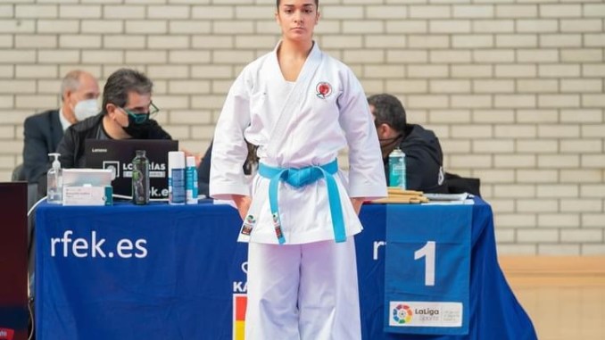 Paola García busca el campeonato de Extremadura en Llerena